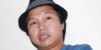 Sandy Sandhoro Merasa Aneh Tanpa Gitar