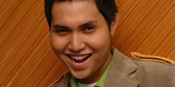 Wilson Tanggalkan Gelar Idol