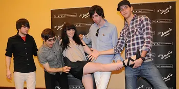 Cobra Starship Suka Bahasa Indonesia
