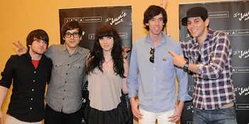 Cobra Starship Penasaran Nasi Padang