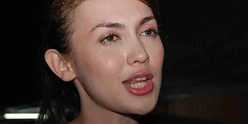 Rianti Santai Jalani Perbedaan