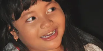 Amel Pilih Sekolah Sekaligus Syuting