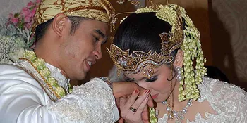 Memes dan Addie Salut Pesta Pernikahan Nia - Ardie