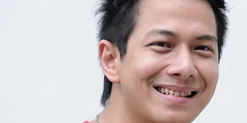 Delon Bangga Main Film Bareng Rhoma Irama