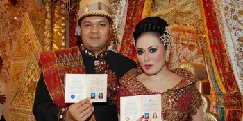 Melly Zamri dan Suami Tunda Bulan Madu