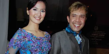 Hadiri Resepsi, Asti Ananta Gandeng Desainer
