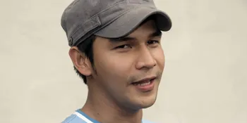 Jonathan Frizzy 'Adem-Ayem' Ultah Ke-28