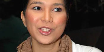 Berharap Momongan, Rissa Susmex Terapi Energi