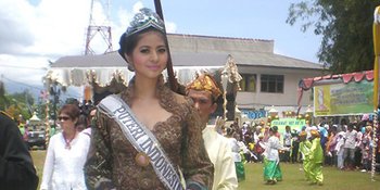 Qory Sandioriva Hadiri Pesta Rakyat dan Ultah Sultan Ternate