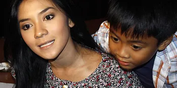 Enno Lerian Konsekuen Jadi Single Parent