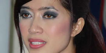 Pia Utophia Sempat Terbebani Bawakan Lagu Nicky Astria