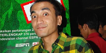 Nilai Sepak Bola Baik Bagi Kesehatan, Rico Ceper Didik Anak-Anak