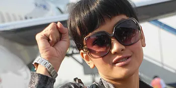 Julia Perez Minta Dokumen Pengganti Ijazah