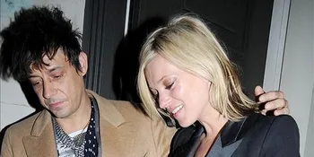 Kate Moss Bikin Band Bareng Jamie Hince