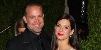 Jesse James Temani Sandra Bullock di Sesi Foto
