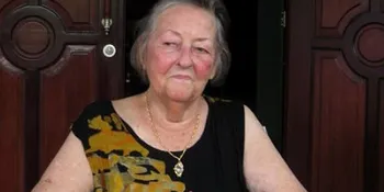 Anak Angkat Mama Lauren Punya Firasat Tentang Kematian