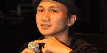 Diramal Mama Lauren Bakal Naik Daun, Anji Sempat GR