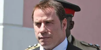 John Travolta Tangisi Anjingnya
