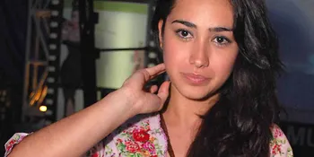 Alexandra Gottardo, Lebih Suka Johnny Deep Ketimbang Brad Pitt