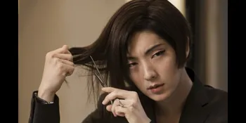 Lee Jun Ki Berpose di Majalah W