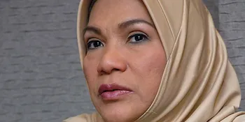 Dorce Donorkan Mata di Yayasan Ibu Ainun