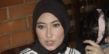 Annisa Trihapsari Ajak Anak Nonton Fashion Show