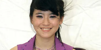 Jane Aprilia Bangga Duet Bareng J-Rocks