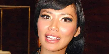 Pakai Adat Sunda, Shanty Tegang di Acara Lamaran