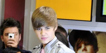 Justin Bieber Bikin Soundtrack 'KARATE KID'