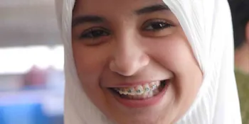 Shireen Sungkar Dampingi BJ Habibie ke Makam Ibu Ainun