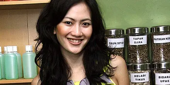 Merry Putrian Kesengsem Perawatan Herbal