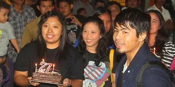 Bams Samsons Dapat Surprise Ultah di Bandara