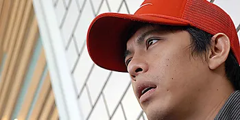 Luna Maya Tinggalkan Mabes, Ariel Gagal