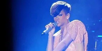 Album Rihanna Bakal Tandingi 'THRILLER'