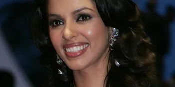 Mallika Sherawat Bakal Main Film Bareng Salma Hayek