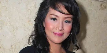Maria Eva, Telanjang Buat Lucu-Lucuan