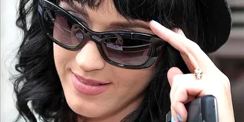 Katy Perry - Russell Brand Sudah Menikah?