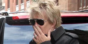 Rod Stewart, Tujuh Belum Cukup