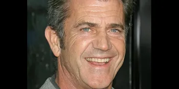 Mel Gibson Bantah Abaikan Oksana dan Putrinya