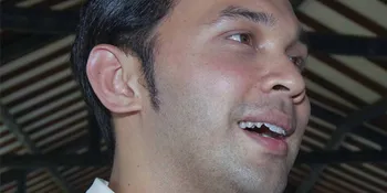 Teuku Zacky Tertantang Peran Banci Pengasuh Obama