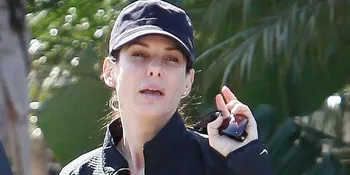 Sandra Bullock Tetap Berhubungan Dengan James