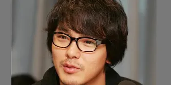 Park Yong Ha Sempat Memijat Kaki Ayahnya