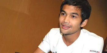 Teuku Wisnu Santai Dicap Orang Ketiga Shireen - Adly