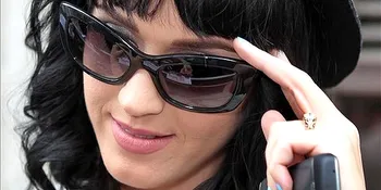 Katy Perry Tak Mau Pindah ke London