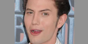 Kung Fu Bantu Jackson Rathbone Berkelahi di 'ECLIPSE'