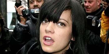 Lily Allen Jual Pakaian Bekas