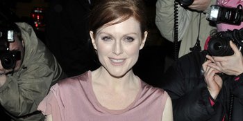 Julianne Moore Telanjang di Iklan Bvlgari