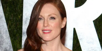 Julianne Moore Tak Kesulitan Perankan Lesbian