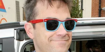 Robbie Williams Ditentang Penggemar Take That