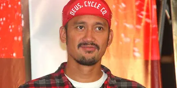 Tora Sudiro Bernostalgia Dengan Sepeda 'Doltrap'